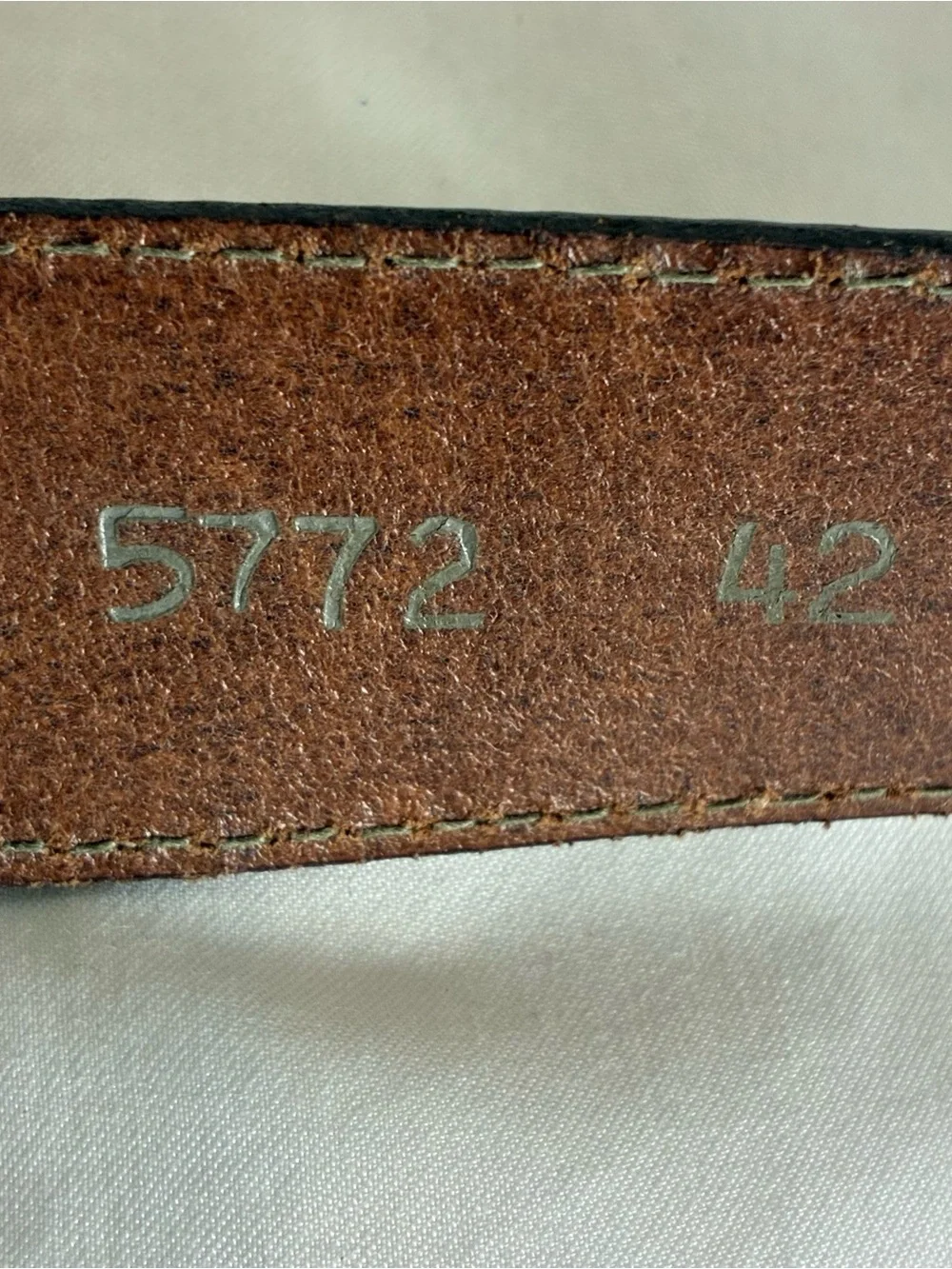 Tulliani unisex belt Sz 42 Italian saddle leather brown white stitching